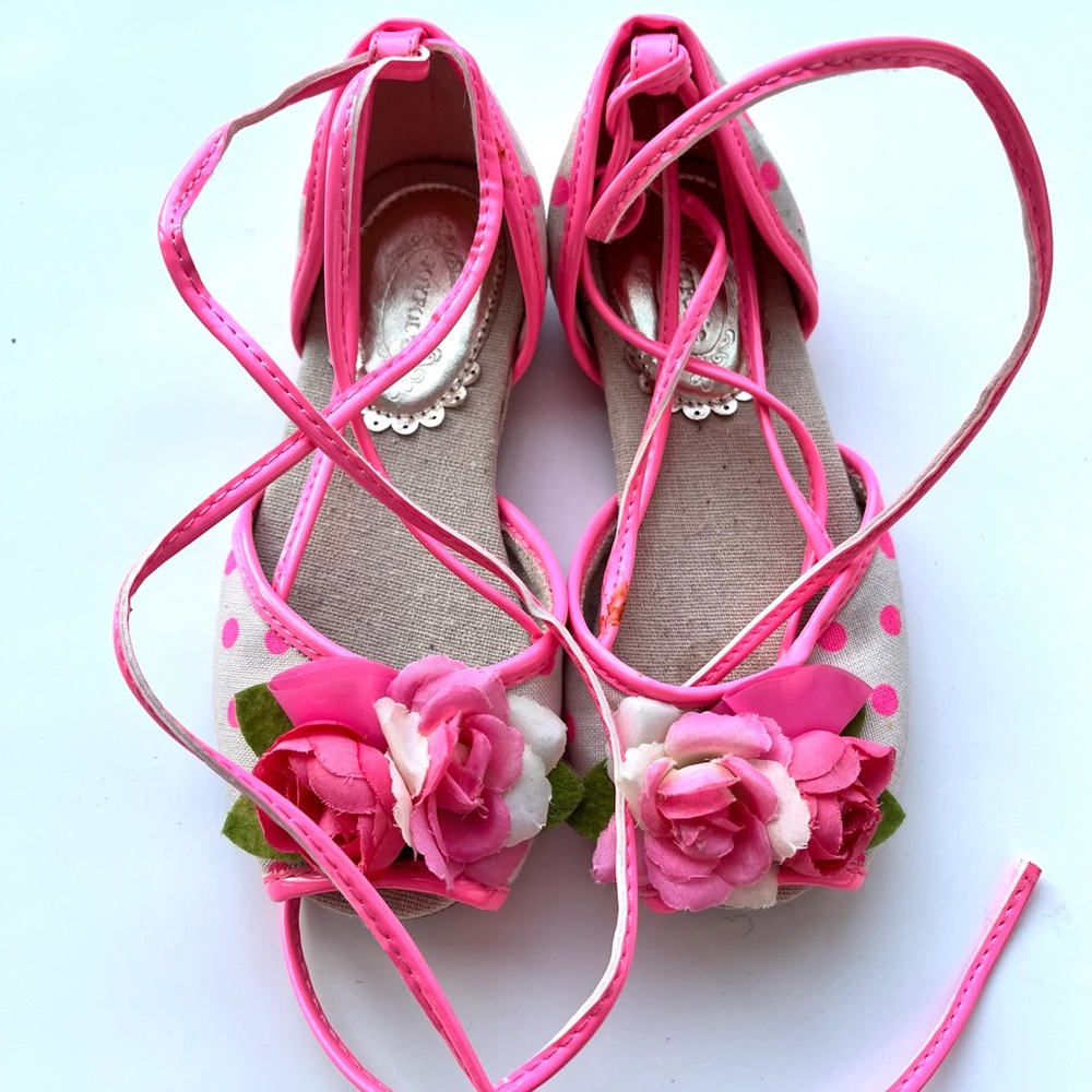 Joyfolie size 11 Kaila in pink neon Dot Floral Pink Lace-Up Girls Shoes